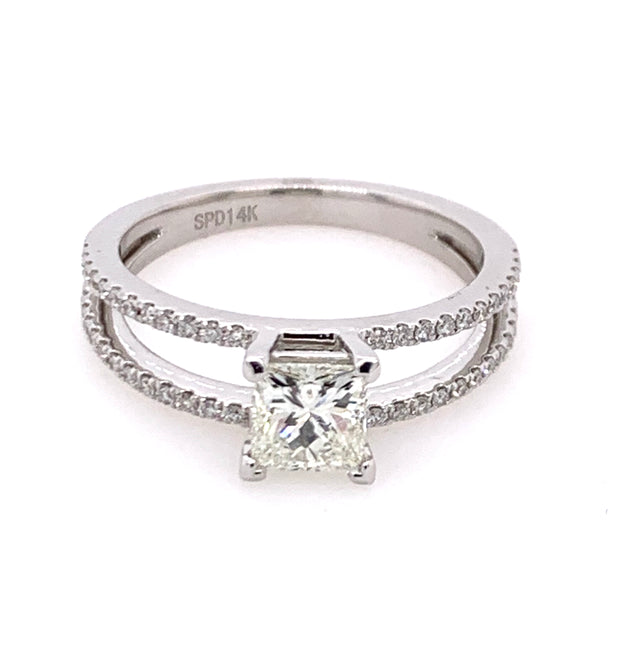 Engagement Ring with Princess Cut Diamond